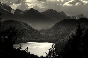 mountain_lake_by_yarrangee.jpg